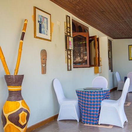 Saadani Tourist Center - Hostel Dar-es-Salaam Eksteriør bilde